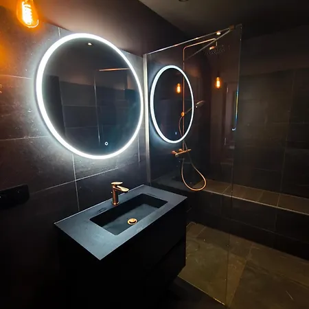 - Balneo Privative Et Sauna Appartement